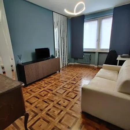 Apartment Turati 2 *